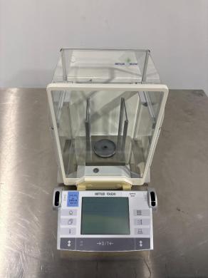 Mettler Toledo AX26 High-Precision Analytical Balance with 0.1 µg Readability-cover