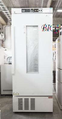 Hitachi CRB-32A Refrigerated Incubator 7852-cover