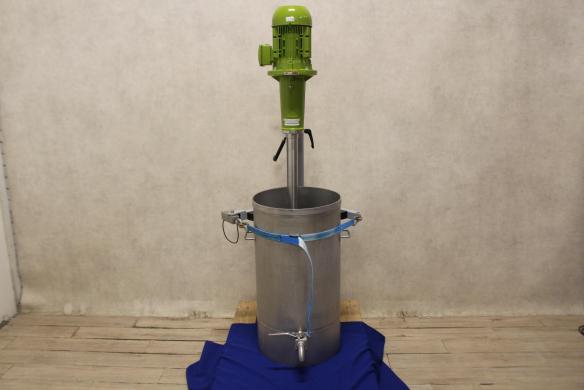 Typhoon Homogenizer with 3 kW Axial Agitator and 100 L Mixing Tank-cover