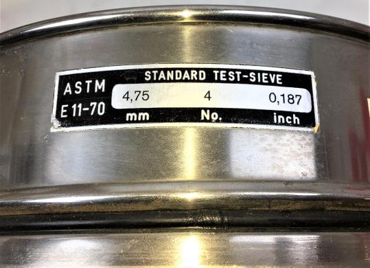 ASTM E11-70 Standard #4 Stainless Steel 8" Sieve with 4.75 mm Aperture-cover