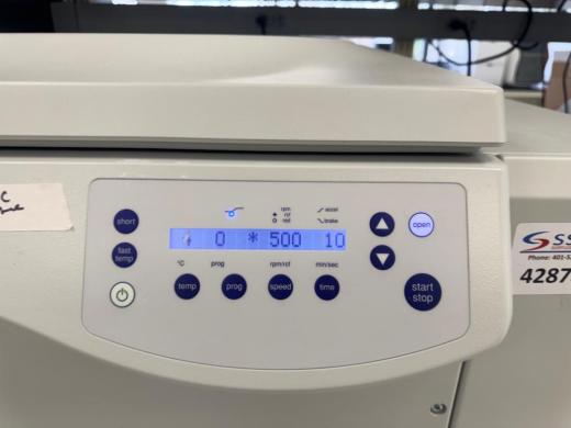 Eppendorf 5810 R Refrigerated Benchtop Centrifuge with Visible Rotor and Tube Adapters-cover