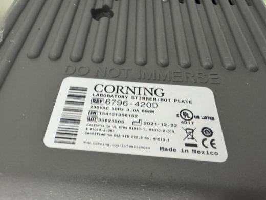 Corning PC-420D Hotplate Stirrer with Digital Temperature Control and Integrated Stirring-cover