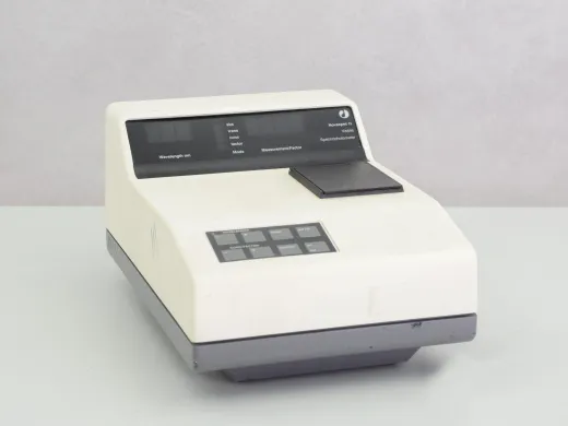 Biochrom Novaspec II UV-Vis Spectrophotometer with Tungsten Halogen Light Source