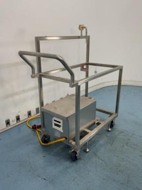 Quattroflow Q4400 Diaphragm Pump with Stainless Steel Mobile Cart-cover