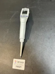 Eppendorf Xplorer Electronic Pipette with Digital Volume Adjustment and LCD Display, 2 of 3