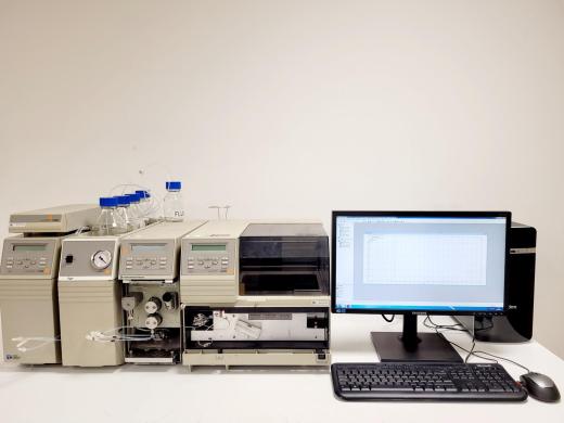 Thermo Separation HPLC System with UV1000 Detector, AS3000 Autosampler, P4000 Pump, SCM1000 Fraction Collector-cover