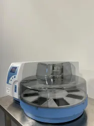 Thermo Scientific KingFisher Flex Automated Magnetic Particle Processor for Nucleic Acid Purification, 2 of 4
