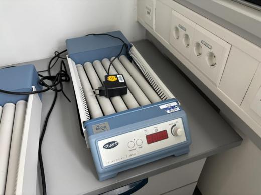 Stuart SRT6D RollerMixer-cover