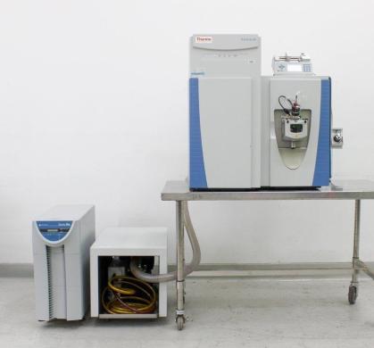 Thermo Q EXACTIVE HF High-Resolution Mass Spectrometer with PowerVar and Sogevac Vacuum Pump-cover