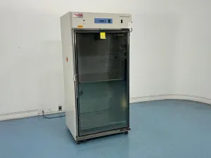 Thermo Scientific Reach-In CO2 Incubator for Controlled Cell Culture, 2 of 4