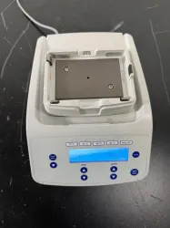 Eppendorf ThermoMixer FP Benchtop ThermoMixer for Precise Sample Mixing and Temperature Control, 2 of 4