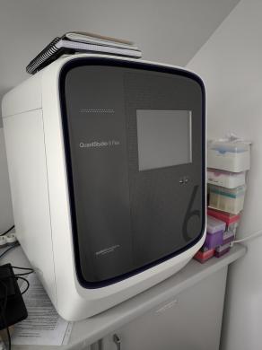 Applied Biosystems QuantStudio 6 Real-Time PCR System, 96-/384-Well-cover