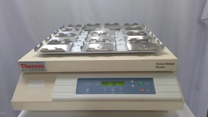 Thermo 416 Orbital Shaker with 25-525 RPM Speed Range and Programmable Timer