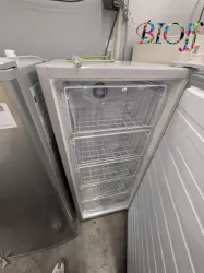 Daikin LBVFD2BS Commercial Upright Freezer, 2 of 2
