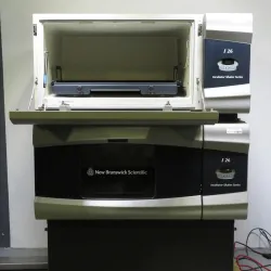 New Brunswick I26 Dual Stack Orbital Incubator Shaker with Temperature Control, 5 of 7