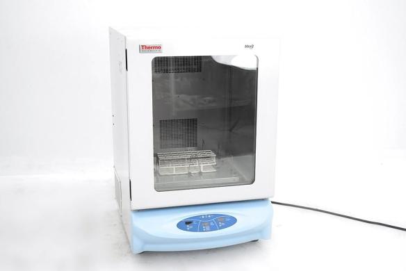 Thermo MaxQ 6000 SHKE6000-8CE Refrigerated Incubator Shaker, 15–500 rpm