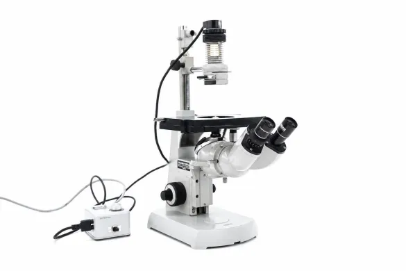 Zeiss Invertoskop D Inverted Microscope 471281-0000/06 with 32x and 10x Phase-Contrast Objectives