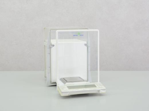 Mettler AT261 Analytical Balance for Precise Weighing up to 205g-cover