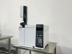 Agilent 7890B Gas Chromatograph with ALS 7693 Autosampler System, 2 of 4