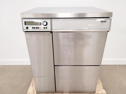 Miele G 7836 CD Automated Laboratory Glassware Washer-cover