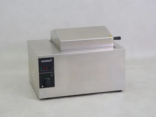 Memmert WB22 Laboratory Water Bath with Precise Temperature Control up to 100°C