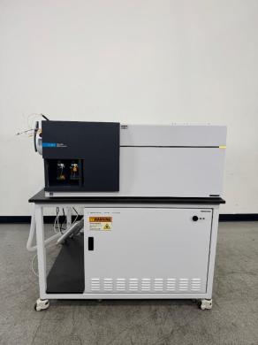 Agilent AdvanceBio 6545XT LC/QTOF High-Resolution Bench Mass Spectrometer-cover