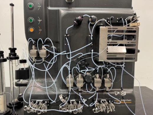 Amersham Biosciences AKTA Pilot FPLC System for Pilot-Scale Protein Purification-cover