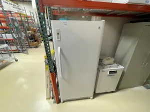 GE Upright Laboratory Freezer Model FUF21SVDRWW with Mechanical Thermostat, 2 of 4