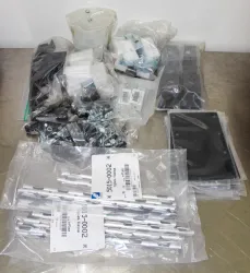 VWR Miscellaneous Laboratory Accessory Box with Valves, Hoses, and 5015-0002 Cryocane Aluminum Packs, 4 of 7