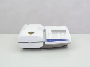 Mettler HR83 Halogen Moisture Analyzer with Thermogravimetric Principle, 2 of 3