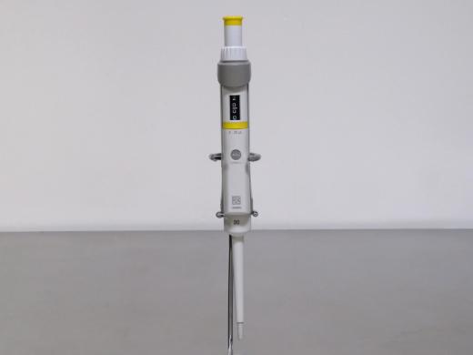 Eppendorf Research Plus Mechanical Air Displacement Pipette, 2-20 µL-cover