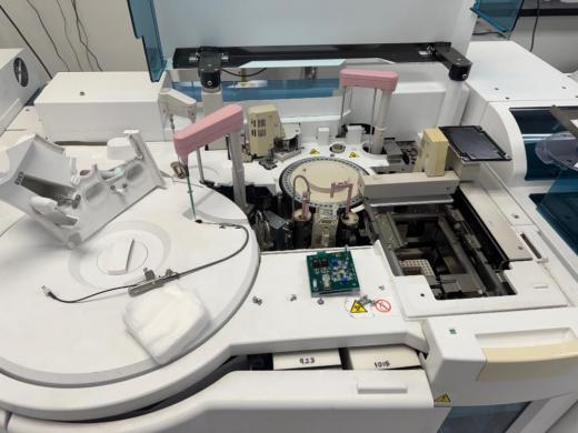 Hitachi cobas 8000 Core Modular Clinical Chemistry Analyzer with e 602 Modules-cover