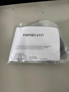 New Brunswick Scientific INNOVA 44R Temperature-Controlled Incubator Shaker-cover