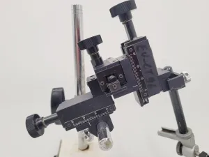 Lot of 3 Narishige 3-axis Micromanipulators on Magnetic Stands M153, M152, 11 of 18