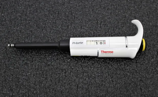 Thermo Manual Single Channel Pipettor F1-ClipTip 10-100 µL with Secure Volume Lock