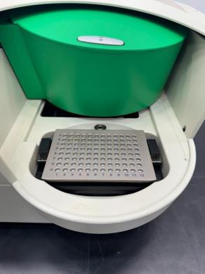 Bio-Rad QX200 Droplet Reader for Digital PCR Analysis-cover