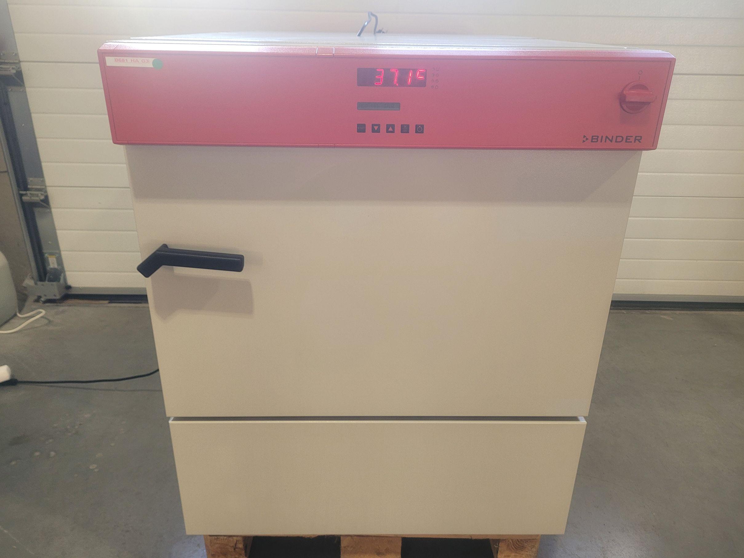 BINDER KB-115 Refrigerated Incubator / Drying Oven with Forced Convection