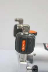 Dwyer LPCP-2 Low Pressure Calibration Pump, 4 of 9
