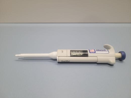 Thermo Scientific Electron Finnpipette 25µl Laboratory Pipette-cover