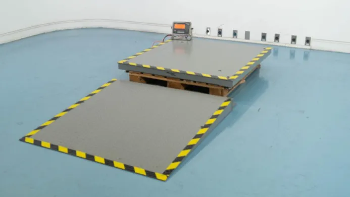 Minebea Intec 2500NN High-Capacity Industrial Floor Scale