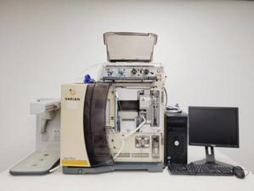 Varian 940-LC Liquid Chromatograph & 440-LC Fraction Collector w/ 445-LC, PC Lab-cover