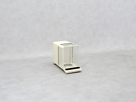 Ohaus AP110 Analytical Balance with RS232 Interface and Percentage Weighing Function-cover