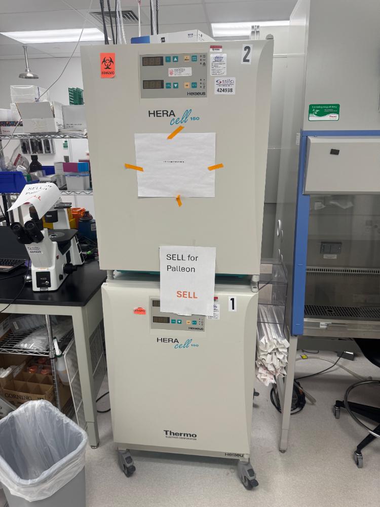 Heraeus HERAcell 150 Double Stack CO2 Incubator for Controlled Cell Culture Incubation