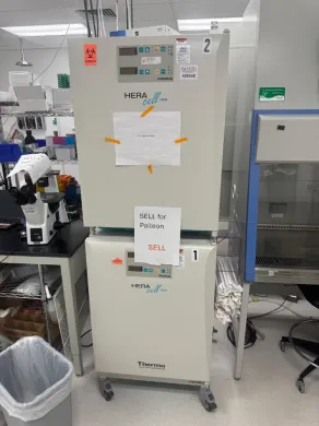 Heraeus HERAcell 150 Double Stack CO2 Incubator for Controlled Cell Culture Incubation
