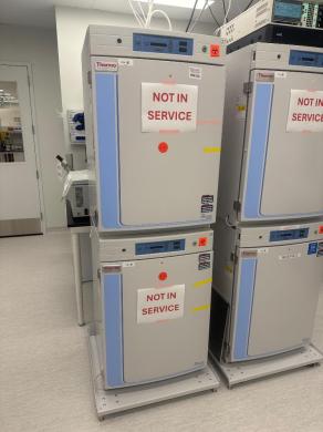 Thermo Fisher Forma Steri-Cycle Double Stack Model 370 CO2 Incubator for Cell Culture-cover