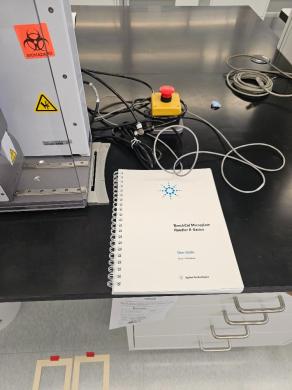 Agilent BenchCel R-Series Microplate Handler-cover