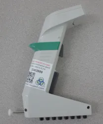 Rainin Matrix Impact2 Electronic Multichannel Pipettor with 1250 µL Capacity and Programmable Step-Based Control, 2 of 5