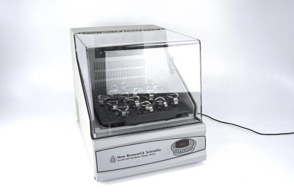New Brunswick Eppendorf Excella E24 (Innova 40) Incubator Shaker M1352-0002-cover