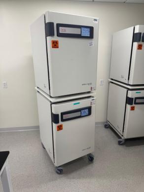 Thermo Scientific HERAcell Vios 160i Double Stack CO2 Incubator with Independent Chambers-cover