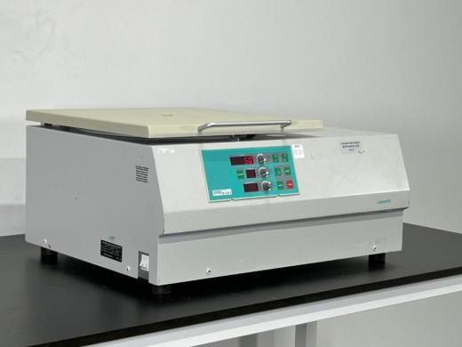 Hermle Labortechnik Z 400K High-Speed Benchtop Centrifuge with Digital Control-cover